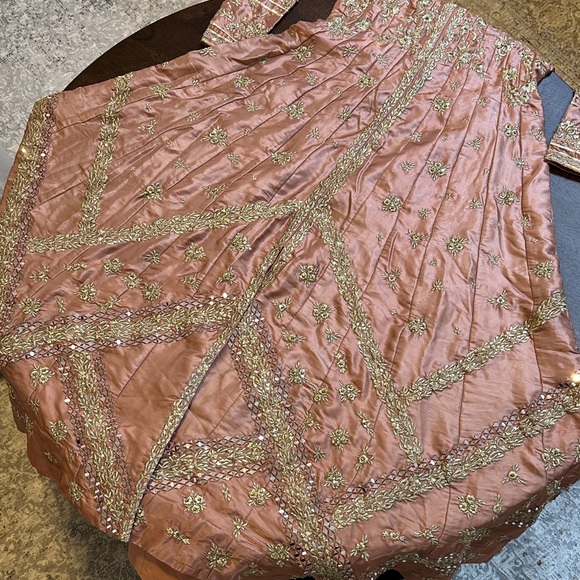 NEW Embroidered Pink Zuria Dor inspired dress - Picture 2 of 13